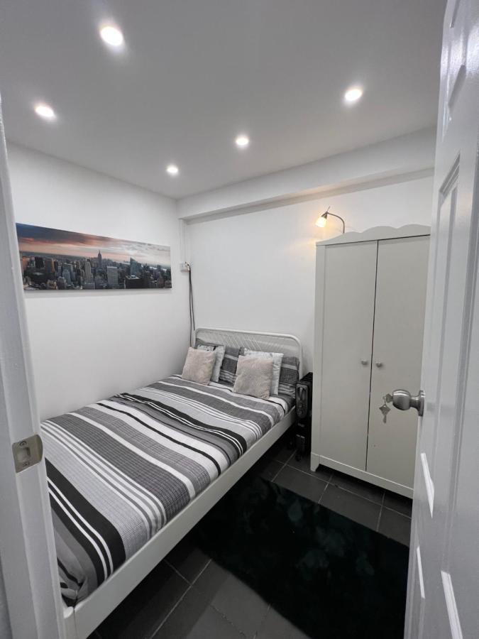 Modern Flat In Central Egham By Windsor Castle, Staines-Upon-Thames And Heathrow Airport Ngoại thất bức ảnh