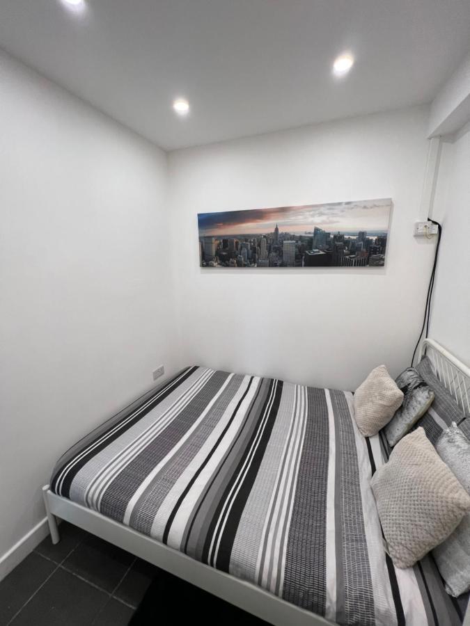 Modern Flat In Central Egham By Windsor Castle, Staines-Upon-Thames And Heathrow Airport Ngoại thất bức ảnh