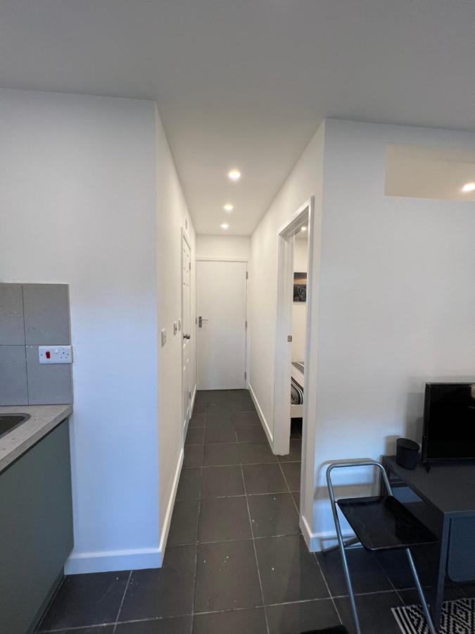 Modern Flat In Central Egham By Windsor Castle, Staines-Upon-Thames And Heathrow Airport Ngoại thất bức ảnh