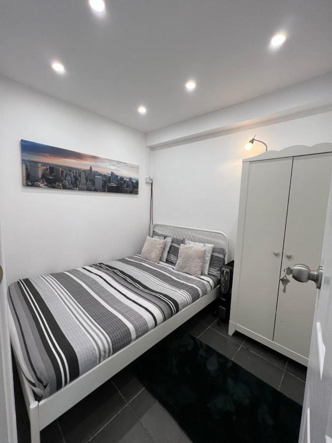 Modern Flat In Central Egham By Windsor Castle, Staines-Upon-Thames And Heathrow Airport Ngoại thất bức ảnh